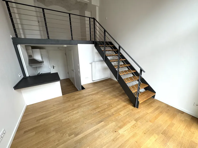 Moderne 1,5-Zimmer-Maisonette mit Terrasse an der Spree — photo 1